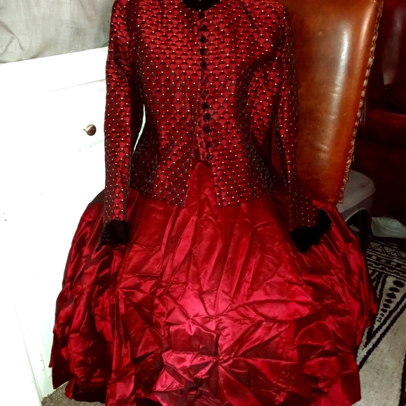 Beautiful Two Piece Victorian Style Jacket Skirt Set #Valentine's - Picture 1 of 7